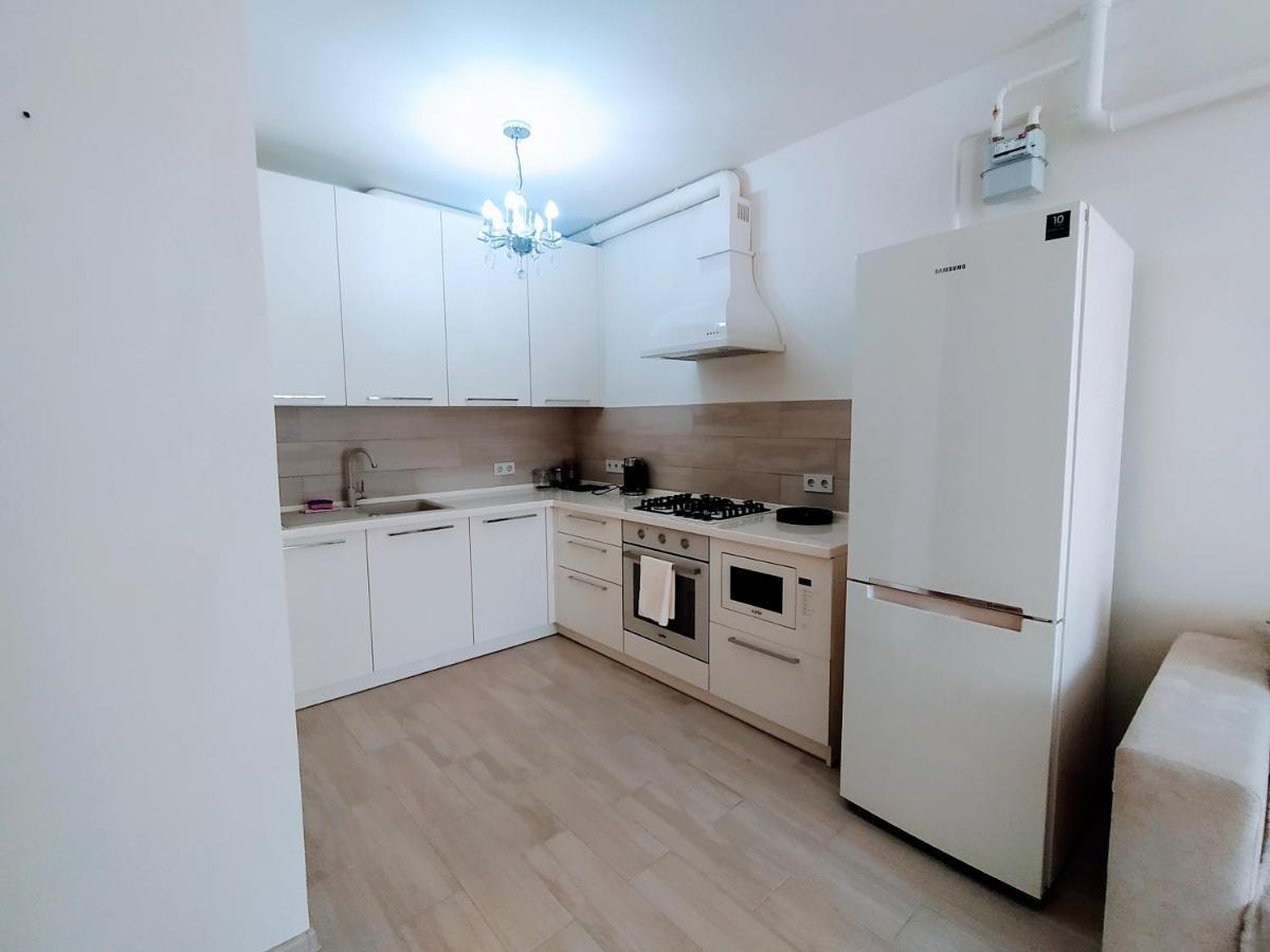 Vanilla Vip Apartment Lviv Buitenkant foto